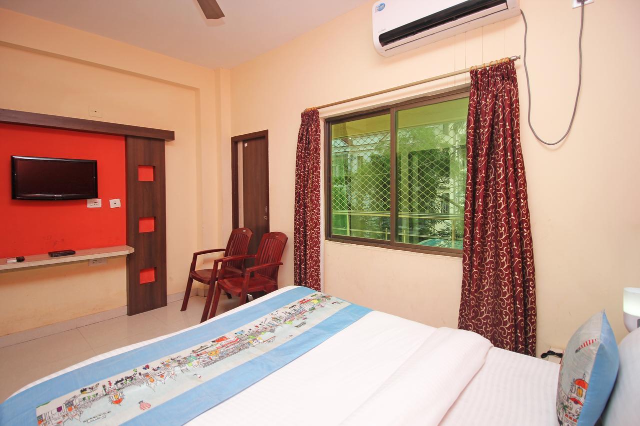 Oyo 7680 Park Lagoon Hotel Puri Buitenkant foto